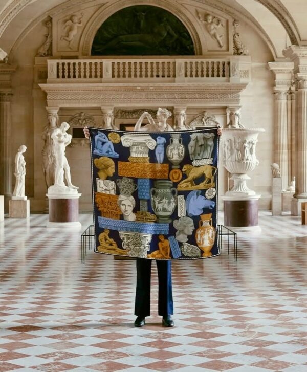 Foulard Carré Soie Modal Archive Multicolore • inouï Editions • – Image 2