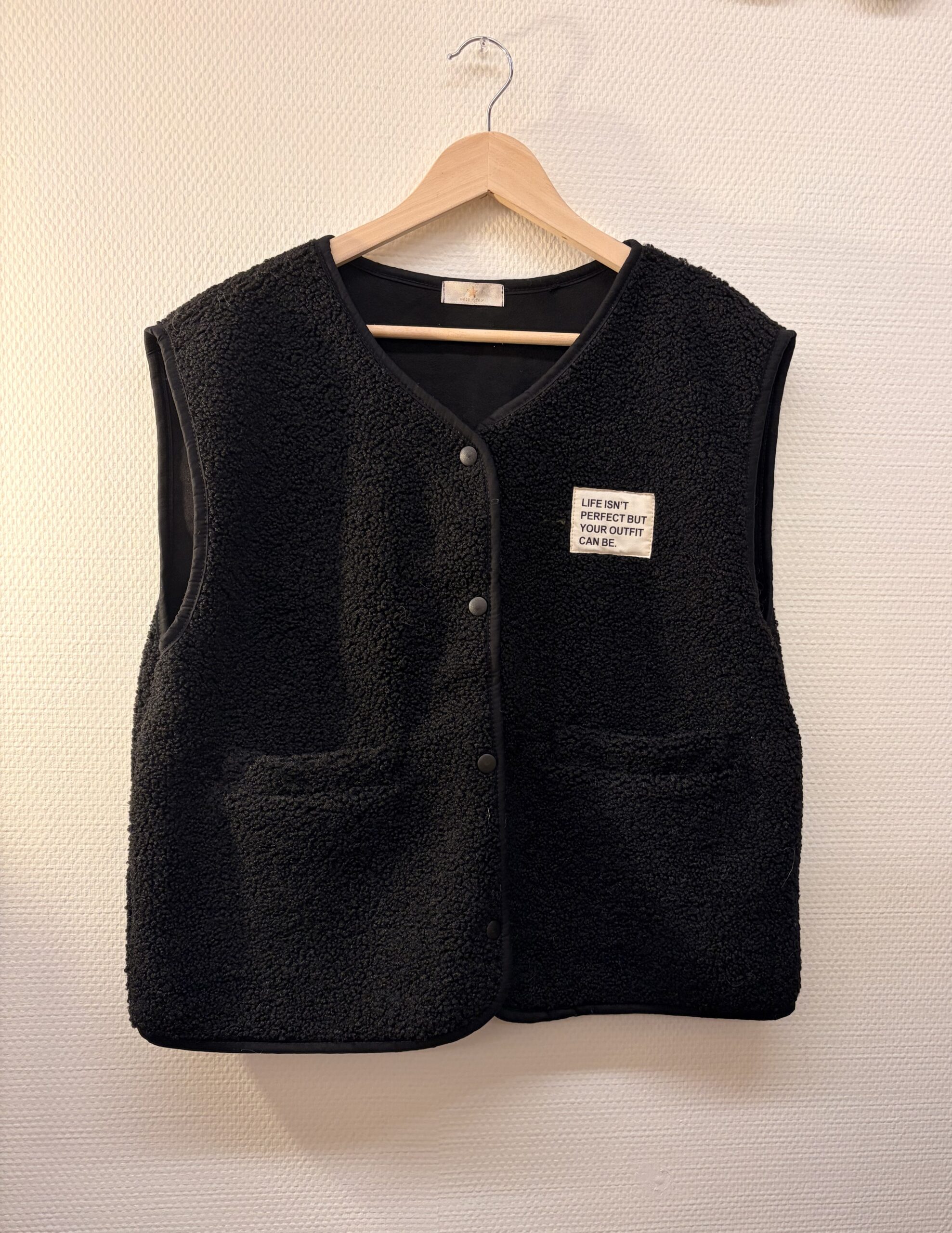 Gilet sans Manches Sherpa Patch Message – Image 6