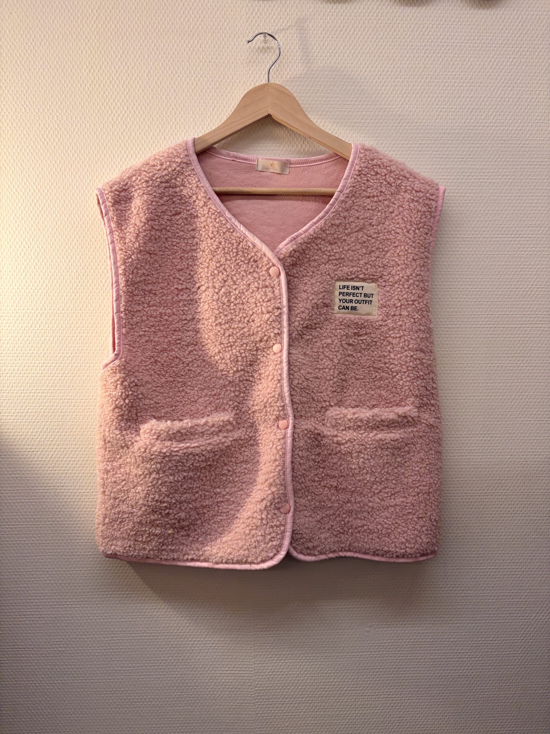 Gilet sans Manches Sherpa Patch Message – Image 5