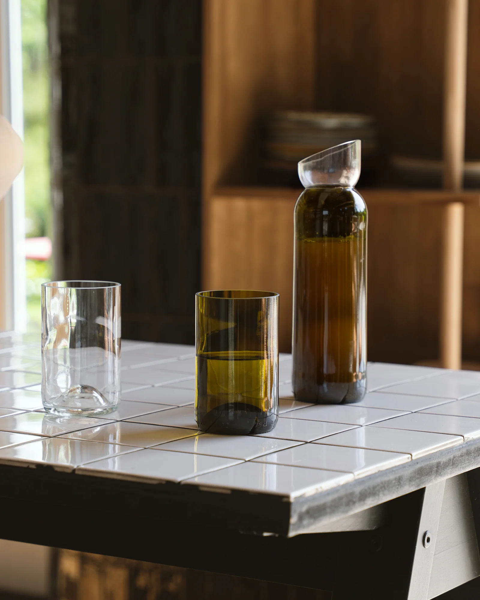 Carafe en verre recyclé blanc et cannelle QDB